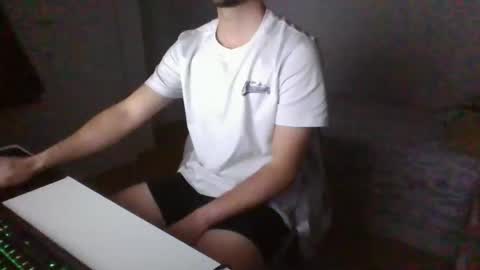 Snapshot of pajaritosenelaire chatting on 4, 4, 2026 pajaritosenelaire online show from 4, 4, 2026