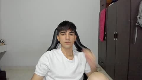 Snapshot of pakun_ chatting on 4, 12, 2024 pakun_ online show from 4, 12, 2024