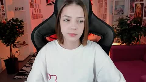 Snapshot of pambeeslyy chatting on 8, 11, 2025 Pam online show from 8, 11, 2025