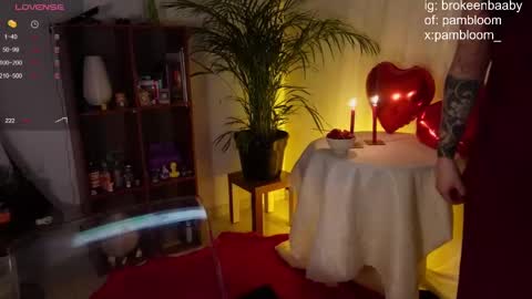     online show from 14, 2, 2025