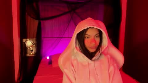 Snapshot of pamelaascott chatting on 19, 11, 2025 P A M online show from 19, 11, 2025