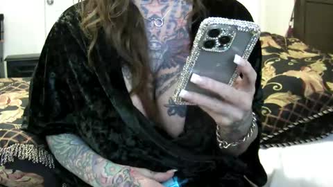 PAMELA GUNNS online show from 19, 2, 2025