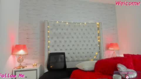 Snapshot of pamelamiler_ chatting on 13, 5, 2026 TELL ME PAMELLA AND GIVE ME A GOOD GRADE ITS IMPORTANT online show from 13, 5, 2026
