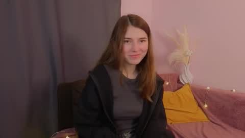 Snapshot of pamilarakestraw chatting on 4, 11, 2025 daniella online show from 4, 11, 2025