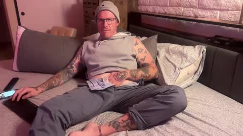 Red online show from 10, 9, 2025