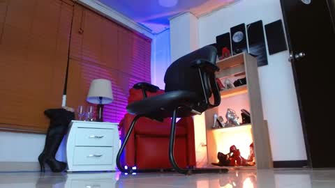 Snapshot of paola_xxt chatting on 1, 12, 2025 PAOLA online show from 1, 12, 2025