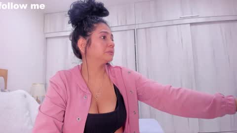 Snapshot of paolaa_rodriguez chatting on 1, 2, 2025 Paola online show from 1, 2, 2025