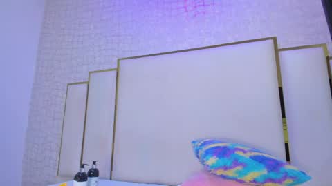 Paola  online show from 8, 4, 2026