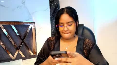 Snapshot of paolacastillo_ chatting on 15, 12, 2025 paolacastillo_ online show from 15, 12, 2025