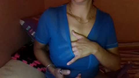 Snapshot of paolamz10 chatting on 7, 11, 2025 paolamz10 online show from 7, 11, 2025