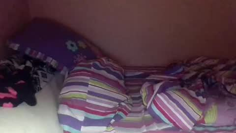 Snapshot of paolamz10 chatting on 4, 12, 2025 paolamz10 online show from 4, 12, 2025