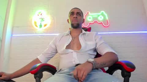 Snapshot of paolo_johnson chatting on 1, 12, 2025 Paolo online show from 1, 12, 2025