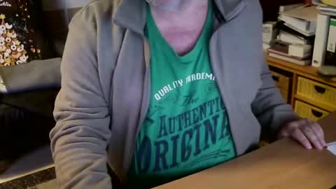 papa309348689 online show from 8, 1, 2025