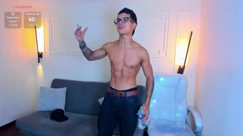 Snapshot of paradise_boy_s chatting on 27, 10, 2025 Ryan And Casper online show from 27, 10, 2025