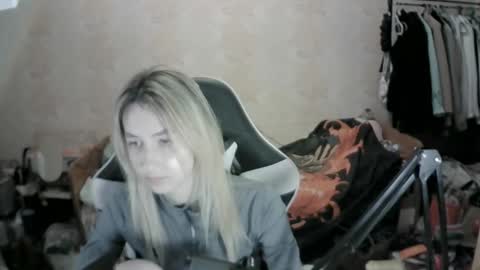 Snapshot of paradise_shade chatting on 3, 12, 2025 paradise_shade online show from 3, 12, 2025