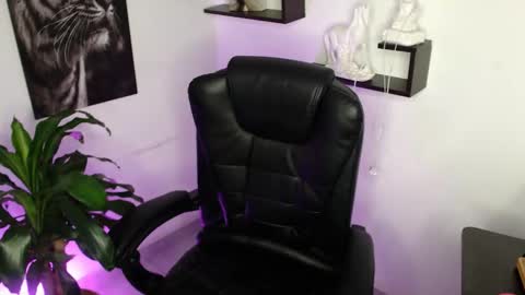 Paris D angelo online show from 1, 2, 2026