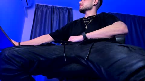 Paris online show from 17, 1, 2025