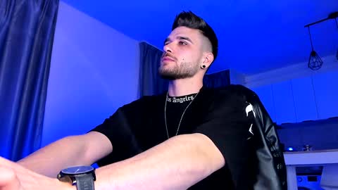 Paris online show from 30, 1, 2025