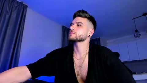 Paris online show from 28, 2, 2025