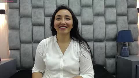 Snapshot of paris_love19 chatting on 10, 11, 2025 kitty online show from 10, 11, 2025