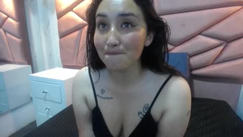 Snapshot of paris_love19 chatting on 21, 11, 2025 kitty online show from 21, 11, 2025