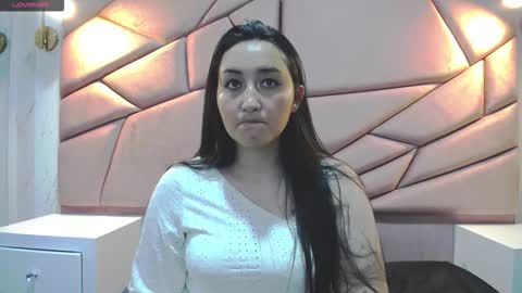 Snapshot of paris_love19 chatting on 26, 11, 2025 kitty online show from 26, 11, 2025