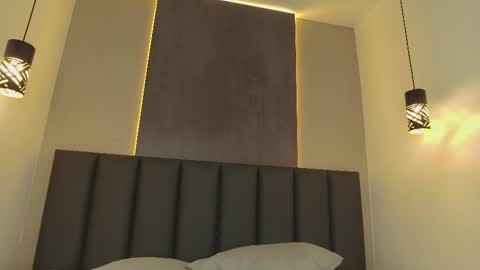 PARIS online show from 17, 2, 2025