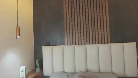 PARIS online show from 21, 2, 2025