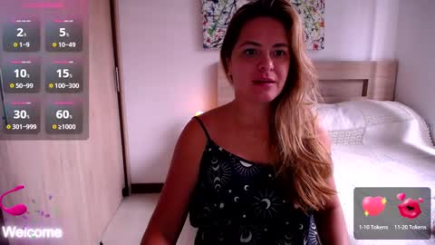 Snapshot of pariswlls chatting on 5, 2, 2025 Paris online show from 5, 2, 2025