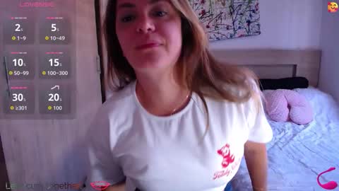 Snapshot of pariswlls chatting on 29, 9, 2025 Paris online show from 29, 9, 2025