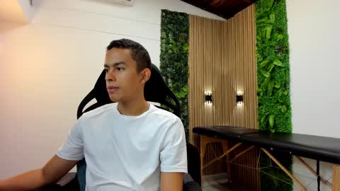 Snapshot of party_guyssex chatting on 7, 3, 2025 liampacoyosh and erick online show from 7, 3, 2025