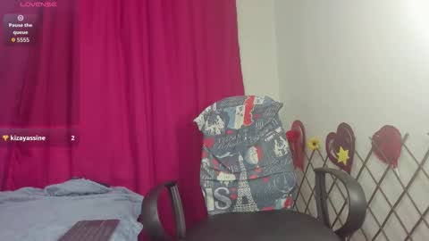 Parys Moore online show from 4, 12, 2025