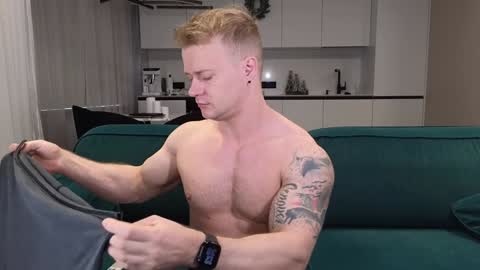 Snapshot of pashka_x chatting on 5, 1, 2025 Pashka online show from 5, 1, 2025