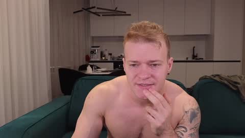 Snapshot of pashka_x chatting on 19, 1, 2025 Pashka online show from 19, 1, 2025