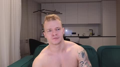 Snapshot of pashka_x chatting on 2, 2, 2025 Pashka online show from 2, 2, 2025