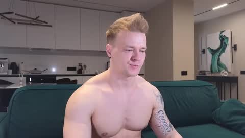 Snapshot of pashka_x chatting on 9, 3, 2025 Pashka online show from 9, 3, 2025