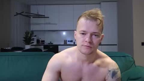 Snapshot of pashka_x chatting on 15, 10, 2025 Pashka online show from 15, 10, 2025