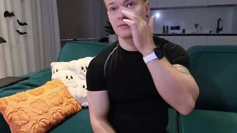 Snapshot of pashka_x chatting on 29, 10, 2025 Pashka online show from 29, 10, 2025