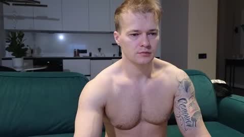 Snapshot of pashka_x chatting on 11, 11, 2025 Pashka online show from 11, 11, 2025