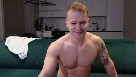 Snapshot of pashka_x chatting on 18, 11, 2025 Pashka online show from 18, 11, 2025