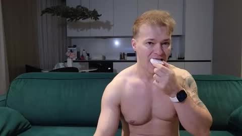 Snapshot of pashka_x chatting on 29, 11, 2025 Pashka online show from 29, 11, 2025