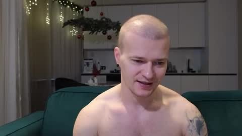 Snapshot of pashka_x chatting on 20, 12, 2025 Pashka online show from 20, 12, 2025