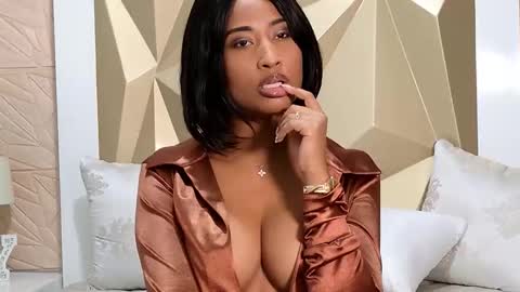 Snapshot of passionmacoll chatting on 12, 11, 2025 passionmacoll online show from 12, 11, 2025