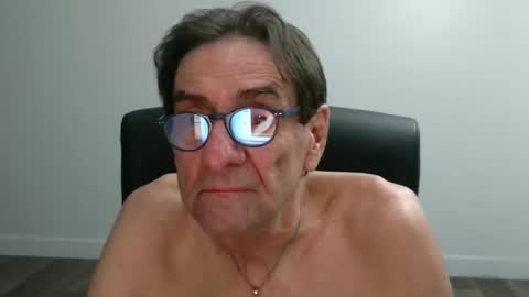 Snapshot of pastelito76 chatting on 17, 10, 2025 Bob online show from 17, 10, 2025