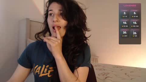 Snapshot of pau_1 chatting on 10, 12, 2024 paula online show from 10, 12, 2024