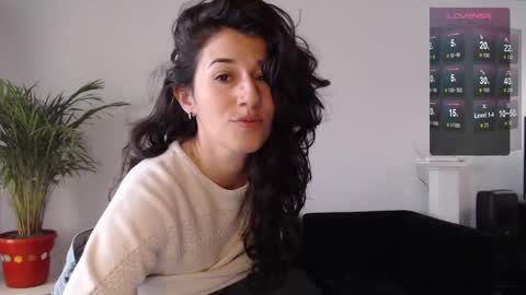 Snapshot of pau_1 chatting on 1, 2, 2025 paula online show from 1, 2, 2025