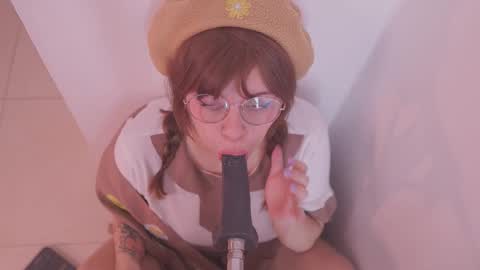 Snapshot of pau__1 chatting on 11, 11, 2025 Paula online show from 11, 11, 2025