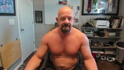 Justeffingaround online show from 28, 2, 2025