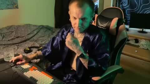 Snapshot of paul_razor chatting on 9, 4, 2026 Paul online show from 9, 4, 2026