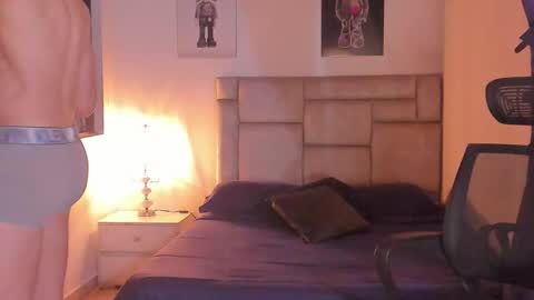 PAUL ROGER online show from 11, 4, 2026